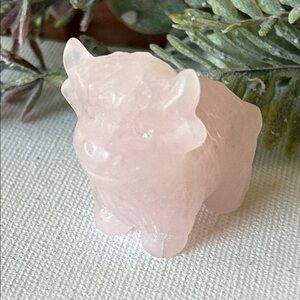 💎 1.5” Rose Quartz Highland Cow Figurine Carving
